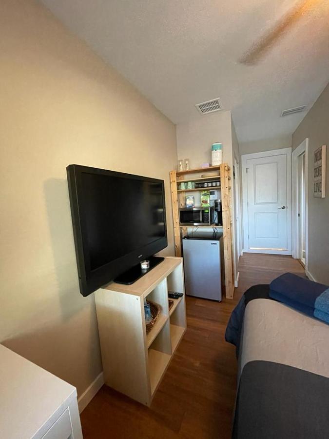 Quaint Guest Room Close To Siesta Key Σεϊρασότα Εξωτερικό φωτογραφία